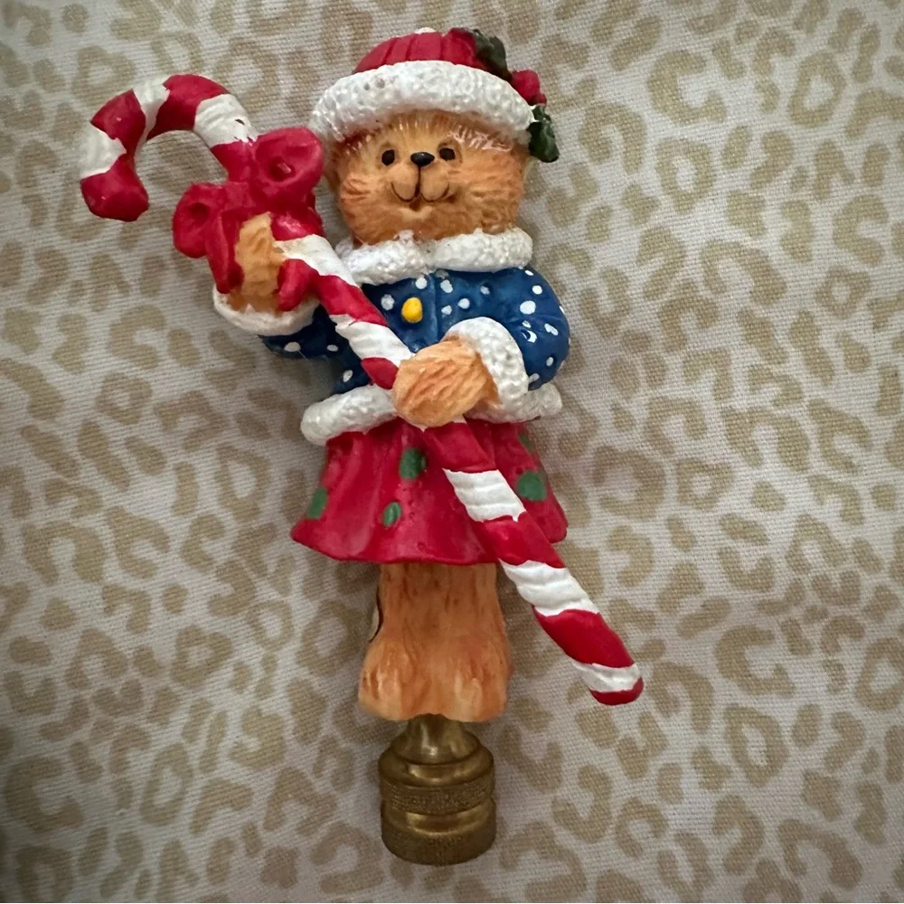 Polyresin Christmas teddy bear finial lamp topper with brass fitting